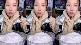 Qian / ASMR MUKBANG ICE EATING SOUNDS FROM THE FROZEN WATER