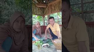 nikmatnya makan dengan suami di kampung