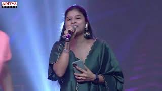 Mangli & Shankar Babu #JwalaReddy Song Live Performance | #Seetimaarr Pre-Release Event