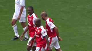 Kanu penalty for Arsenal legends match vs Milan Glorie
