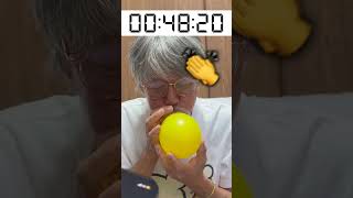 67歳の元ホームレスが風船で肺活量チェック🎈