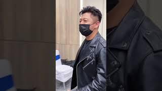 羽泉组合解散后胡海泉独自上路继续为音乐事业努力，疫情924931187