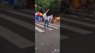 220528【国内被禁】上海市民结束隔离后，骂街：我cmd我自由了