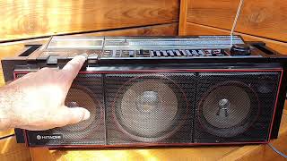 Hitachi TRK-7260e Ghetto Blaster Boom Box Cassette \u0026 Radio Player from 1980s