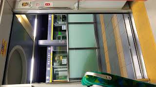 東京交通局 日暮里・舎人ライナー 扉 閉 谷在家駅