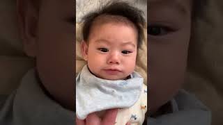 【生後5ヶ月】こちょこちょの反応がイマイチのあきぼー #shorts #赤ちゃんのいる生活 #baby