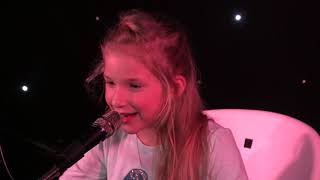 Chloe Finch - Reading is FunDuhMental