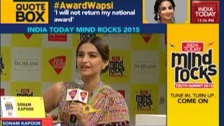 Mind Rocks 2015: Sonam Kapoor Plays Judge For 'Fashion Show'