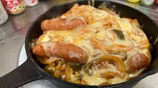 スキレットで焼きナポリタン