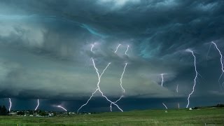 LIGHTNING BLITZKRIEG!!! Violent Lightning Storm Time Lapse