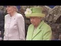 Queen unveils statue to Victoria Cross-winning soldier