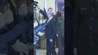 #putin #lider #presidente #rusia Putin picks up the hat and puts it on the soldier.