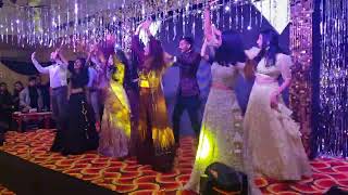 Mere yaar ki shaadi hai #friends #dance #wedding #sangeetdance