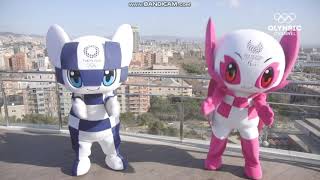 Miraitowa and Someity mascots visit Barcelona (HD)