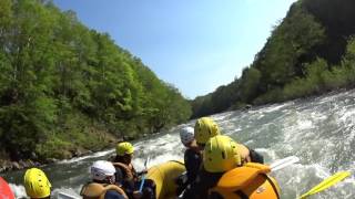 北海道ライオンアドベンチャー　激流ラフティング