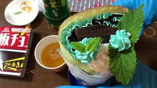 チョコミント板チョコアイスクレープ！Chocolate mint chocolate bar ice cream crepes!