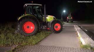 Boeren verzamelen en vertrekken uit Drentse Oosteinde