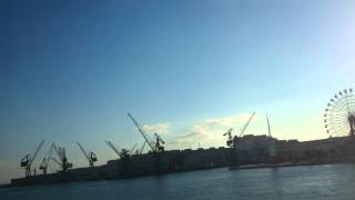 ①神戸ポートタワーから、　神戸メリケンパークオリエンタルホテルの方へ歩いた風景。　【　Port of Kobe　】