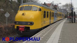 Mat'64 vertrekt van station Overveen!