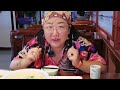 天津家常菜老馆子，门还没开队排老长，7、80岁的老饕扎堆来吃【花喵去吃饭 chinese food tour】