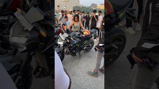 Cute Girl 😍 Revving Z900 🔥🔥 #z900 #ytshorts #automobile #kawasaki #motovlog #viralvideo #shortsvideo