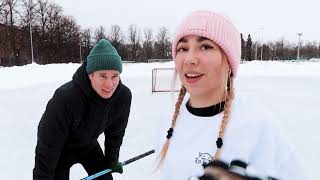 Jaakko Parkkali opettaa miten JÄÄKIEKKOO pelataan! 🏒😇