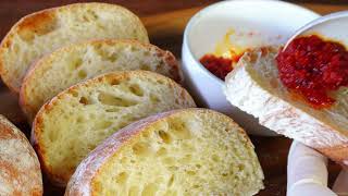 No Knead Ciabatta Bread Recipe . // 免揉夏巴塔面包食谱。