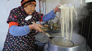 배불리 먹고 가! 이름없는 계단할머니 손칼국수, 손짜장면, 울산맛집 / Noodles in rich broth, homemade by grandmother