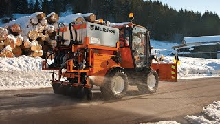 De-Icer / Sprayer on Multihog MH Tractor