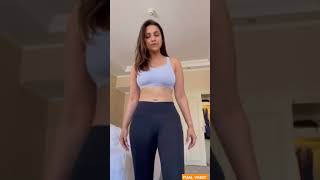 parineeti chopra hot bollywood actress big boobs and bum-hip showing perfectly in tight gym outfit