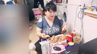 복부인 여보의 웃긴맨트와 살살치킨 탑쌓기와 상하이버거 먹방 mukbang