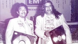Sabri Brothers  ( Live Concert) - Kabhi Toh Chhatega Faza Se Andhera