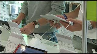 Regeringen vill höja skatten för elektronik med farliga kemikalier - Nyheterna (TV4)