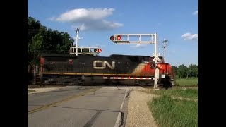 CN Autorack Train (with Defect Detector)