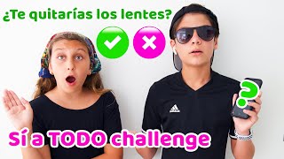 Jason dice SÍ A TODO challenge - ¿Se quita los lentes?