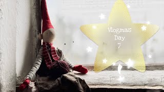 Vlogmas at Traveling Misknits, day 7 - Christmas shopping