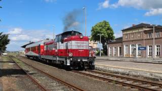 SU42-502 z wagonem Marlboro, rusza z Chojnic