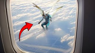 Flight Passenger Caught A Moment That Can't Go Unnoticed..!!