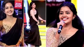 Anupama Parameshwaran mesmerizes with her pleasant smile and elegant look at the South Movie Awards