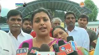 Nagari : YSRCP MLA Roja offer Prayers \u0026 breaks Coconuts for the Success of YS Jagan Paadayatra