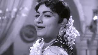 Chaudhvin Ka Chand (1960) - Bedardi Mere Saiya Shabnam Hai Kabhi Shole