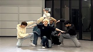 AIMERS Bubble Mirrored Dance Practice