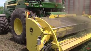 JOHN DEERE Mowing, Merging and Harvesting