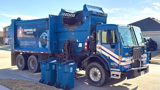 Republic Services Peterbilt 320 McNeilus Autoreach Garbage Truck