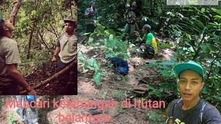 4jam, berjalan kaki meredah hutan belantara.. 😅😅