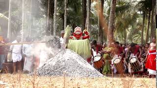 Thee Chamundi Theyyam തീ ചാമുണ്ഡി തെയ്യം