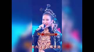 百花奖总导演向李玟和观众道歉，此前李玟因耳返问题在百花奖唱歌跑调