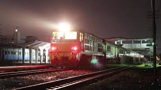 รถไฟขบวน 77 เข้าสถานีและ 142 ออกจากนครราชสีมา