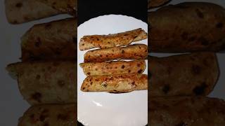 Bachi hui roti se banae evening tasty recipe 😋🫔🌯#food #shortsfeed #shorts #youtubeshorts #snacks#new