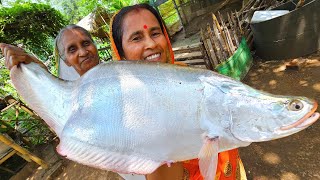 পুকুর থেকে 2.5 kg জ্যান্ত চিতল মাছ ধরে গ্রাম্য পদ্ধতিতে স্বাদে ভরা পেটি ভাজা রান্না | Chital fish